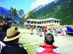 Traditional dance at Lachen 