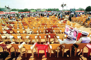 A few AAP supporters at the back end of the rally